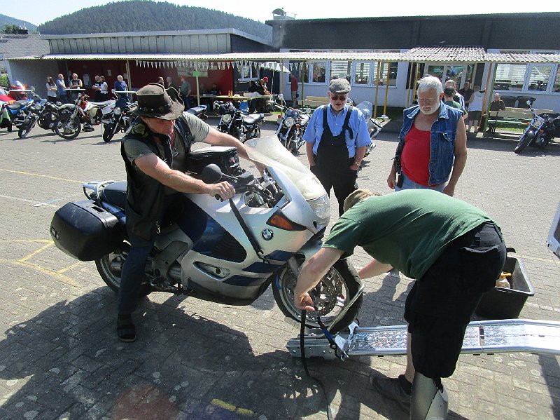 2018.05.26 Probefahrt, Bier, Grill, Freunde, Whisky und... Pflasterarbeiten (152).JPG